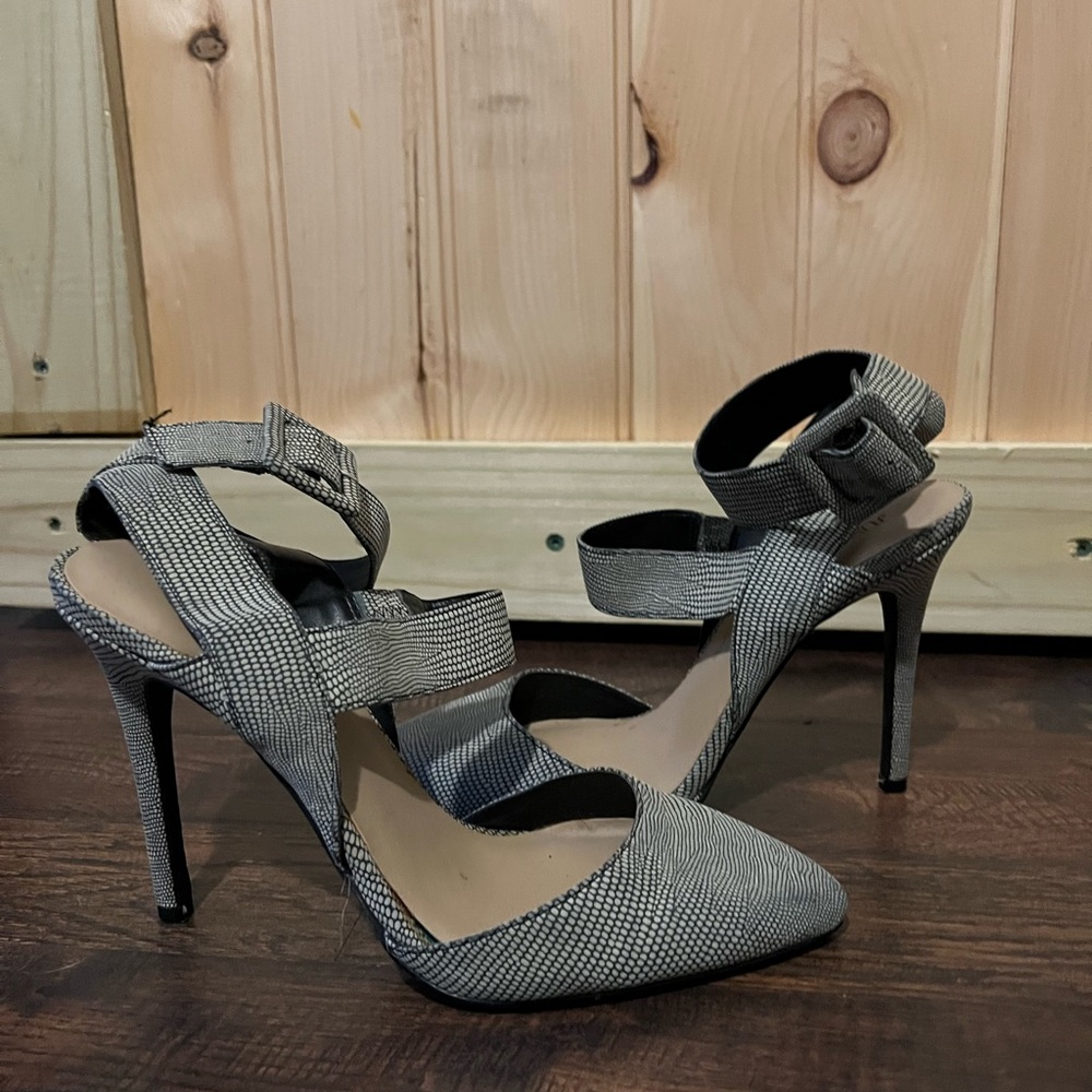 Just fab size 7. Black and white plaid heels .